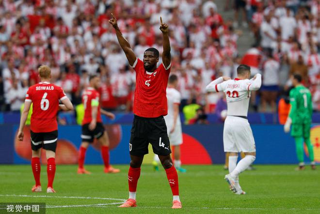 ：歐洲盃-萊萬替補無功中超舊將點射 奧地利3-1波蘭